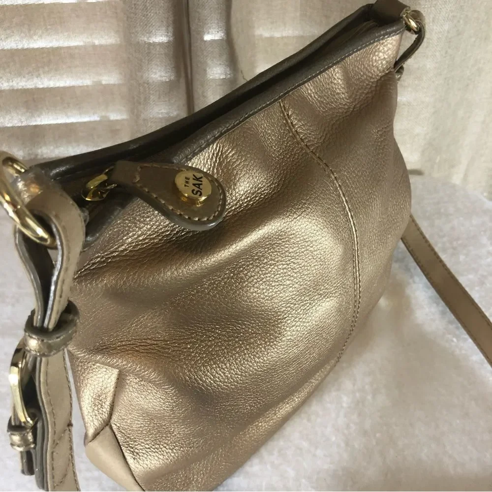 𝅺THE Sak Vintage gold shoulder bag